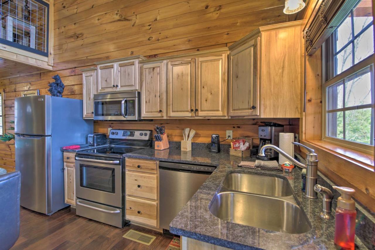 Gatlinburg Cabin With Pool Table And Hot Tub! מראה חיצוני תמונה
